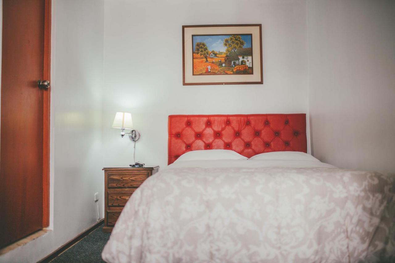 Hotel Excalibur Лима Екстериор снимка