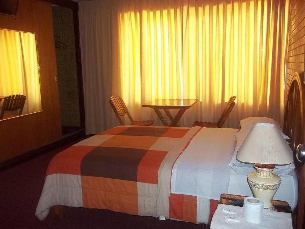 Hotel Excalibur Лима Екстериор снимка