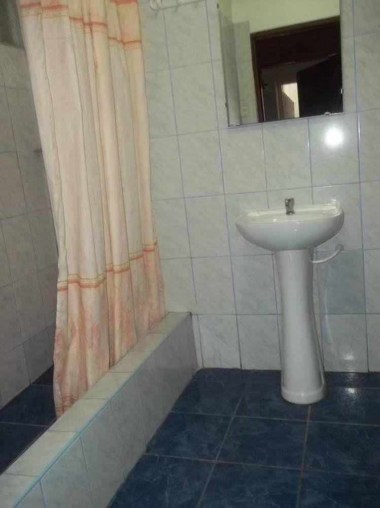 Hotel Excalibur Лима Екстериор снимка